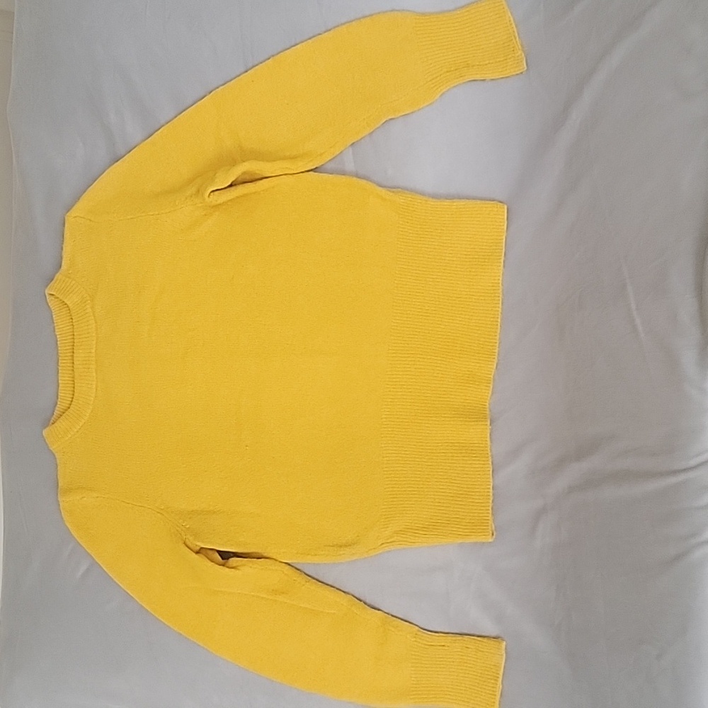 H&M Crew Neck Long Sleeves Sweater, Color Mustard, 13% Aplaca, 13% Wool, Size M - Picture 2 of 7